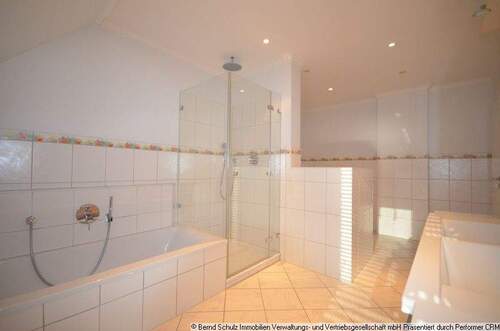 14 großes Bad (Bild 2021) - 