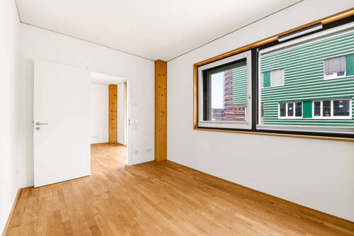 Arbeits- oder Kinderzimmer - 