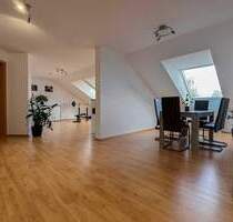 Offen, hell, besonders - Dachgeschosswohnung mit Wohlfühlfaktor - Obermichelbach Rothenberg