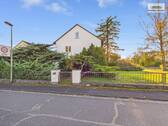 Straßenansicht des Hauses und Zaunanlage_13 - 