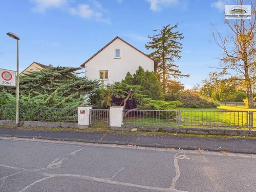 Straßenansicht des Hauses und Zaunanlage_13 - 