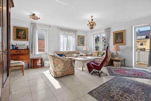 Einblick Wohnzimmer - 3 Zimmer Etagenwohnung in Karlsruhe / Innenstadt-Ost