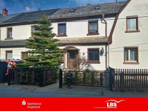 Vorderansicht - Plauen - Reihenhaus mit großen Garten!