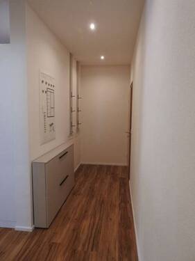 Eingang mit Schuhschrank - schöne Erdgeschosswohnung in Absberg