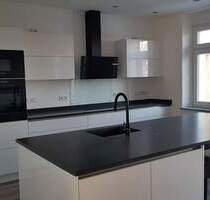 Erstbezug Energieeffiziente moderne wohnung mit EBK & FBH - Hof Innenstadt