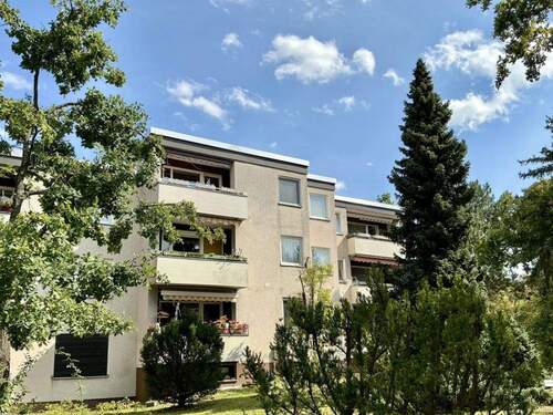 Hausansicht - 2 Zimmer Etagenwohnung zum Kaufen in Berlin / Wannsee