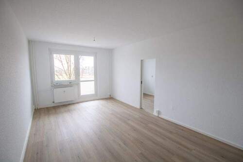 Wohnzimmer - 3 Zimmer Etagenwohnung in Halle (Saale)