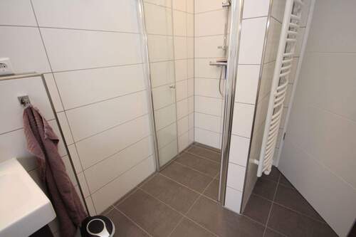 Vollbad mit Duschbereich - 