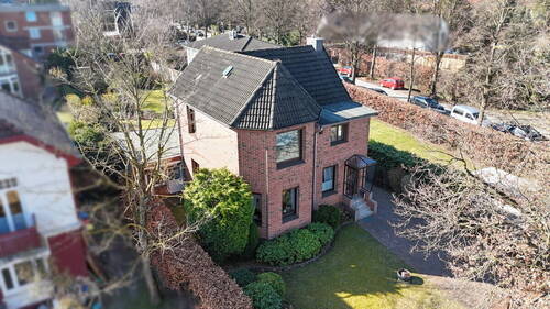 Drohnenansicht Vorne - Einfamilienhaus mit 143,70 m&sup2; in Hamburg zum Kaufen