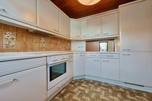 Küche mit Durchreiche - 4 Zimmer Doppelhaushälfte in Senden