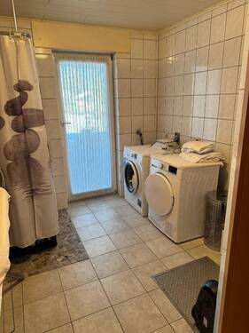 Waschküche mit Dusche - 