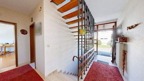 EG Treppenhaus Hauseingang - 7 Zimmer Einfamilienhaus in Schweighofen