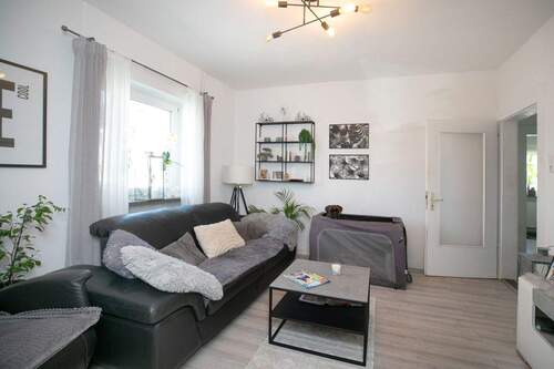 Hausansicht - 9 Zimmer Mehrfamilienhaus, Wohnhaus zum Kaufen in Rödermark