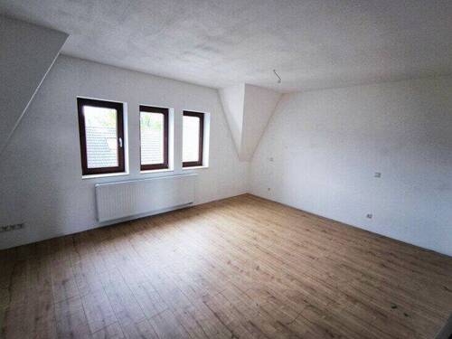 Wohnzimmer - 3 Zimmer Etagenwohnung zur Miete in Oberhausen