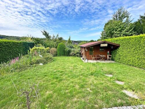 Garten mit Gartenhaus - 