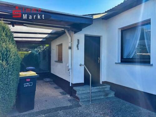 Nebeneingang am Carport - 5 Zimmer Reihenmittelhaus zum Kaufen in Minden