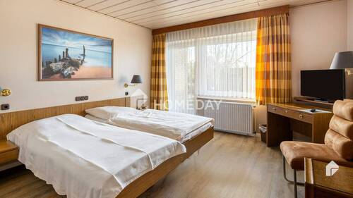 EG Schlafzimmer 1 2 - 