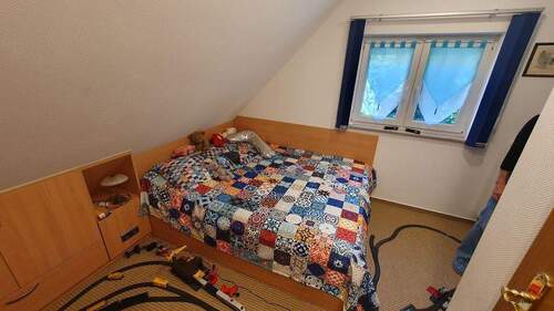 Raum im Dachboden - 