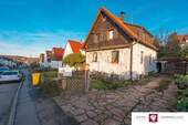 Ansicht Süd-West - Der Traum vom Eigenheim! Kernsanierungsbedürftiges Einfamilienhaus mit Garage in toller Lage von Schwaikheim
