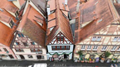 Außenaufnahme - 5 Zimmer Mehrfamilienhaus, Wohnhaus zum Kaufen in Rothenburg
