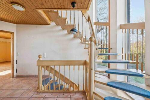 Lichtdurchflutetes Treppenmhaus - 