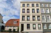 Straßenansicht - Charmantes Mehrfamilienhaus mit 3 Wohneinheiten in Citylage von Flensburg