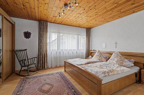 Zimmer 1 im Dachgeschoss - 