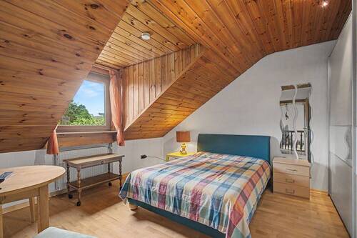 Zimmer 2 im Dachgeschoss - 