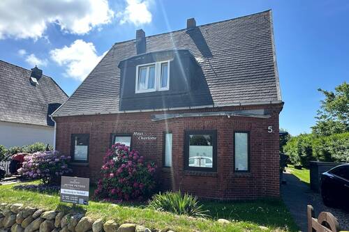 Bild 1 - Erhaltenswertes Einfamilienhaus mit zwei Wohneinheiten in der Dr.-Ross-Straße