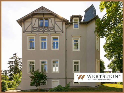 Titelbild - Große 4-Raum-Wohnung mit Balkon und PKW Stellplatz