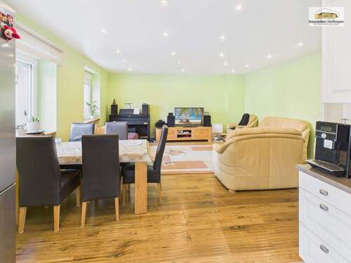 Wohnbereich_1 - City-Familien aufgepasst: 4 Zimmer im Altbau, neuwertig saniert - Balkon & Gartennutzung in Aschaffenburg