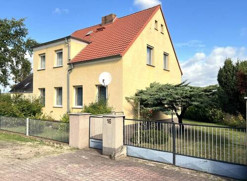 Objektansicht - 7 Zimmer Einfamilienhaus zum Kaufen in Muldestausee/ Schlaitz