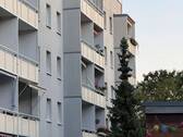 Gebäudeansichtt Hof.jpg - Bezugsfreie 4-Zimmer-Wohnung mit Balkon – ruhig & grün in Potsdam