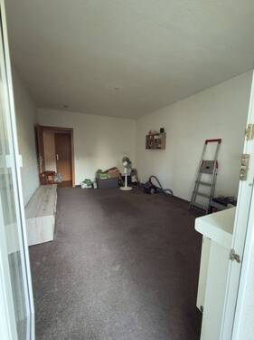 Wohnzimmer vom Balkon aus.jpg - 