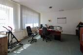 Gewerbe im Erdgeschoss - 