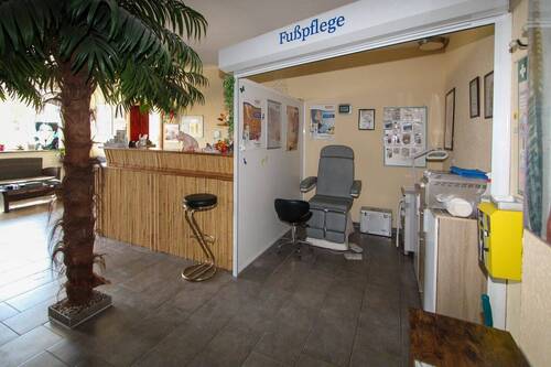 Gewerbe im Erdgeschoss - 