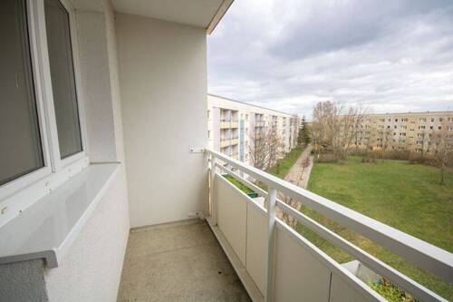 Balkon - Etagenwohnung mit 59,70 m&sup2; in Halle (Saale) zur Miete