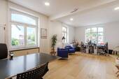Teilbares Büro im EG - 7 Zimmer Mehrfamilienhaus, Wohnhaus zum Kaufen in Usingen