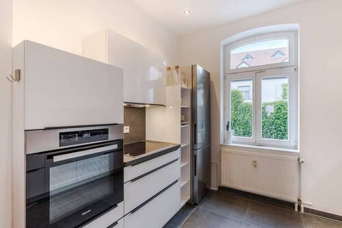 Schöne moderne Einbauküche - 7 Zimmer Mehrfamilienhaus, Wohnhaus in Usingen
