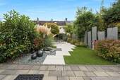 GEPFLEGTER GARTEN MIT TERRASSE - 