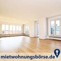 Wohnzimmer - AIGNER - Lichtdurchflutete 4-Zimmer Penthousewohnung mit großer Dachterrasse in zentraler Lage