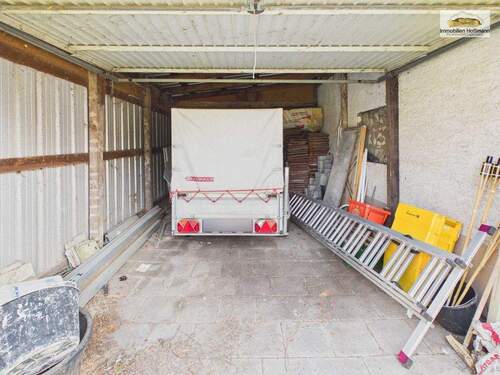 Garage im Hofbereich - 