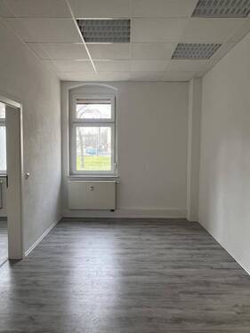 Bürofläche - Büro mit 82,00 m&sup2; in Döbeln zur Miete