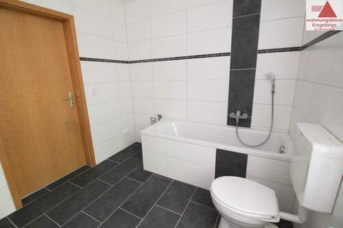 Bad.jpg - 2 Zimmer Etagenwohnung in Aue-Bad Schlema