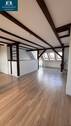 Wohnzimmer/Küche - Helle Maisonette-Dachgeschosswohnung mit Balkon & Loft-Charakter