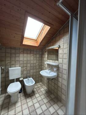 Bad im Dachgeschoss - 