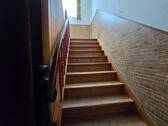 Treppe ins OG.jpg - 
