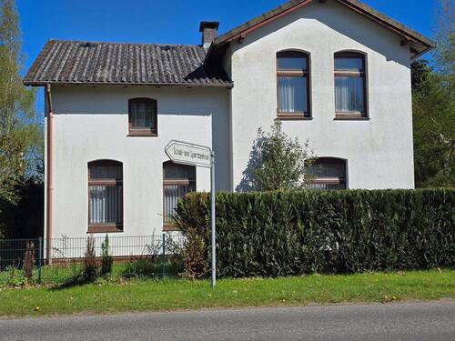 Straßenansicht .jpg - 6 Zimmer Einfamilienhaus zum Kaufen in Nortorf