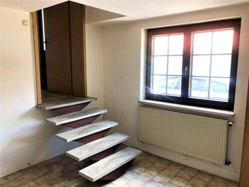 Whg. 2 Küche mit Eingangsbereich - 