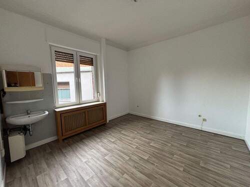 Schlafzimmer 1.OG - Mehrfamilienhaus, Wohnhaus mit 280,00 m&sup2; in Krefeld zum Kaufen